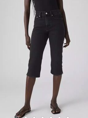 Levi's Black High-Rise Cropped Wedgie Capri Jeans